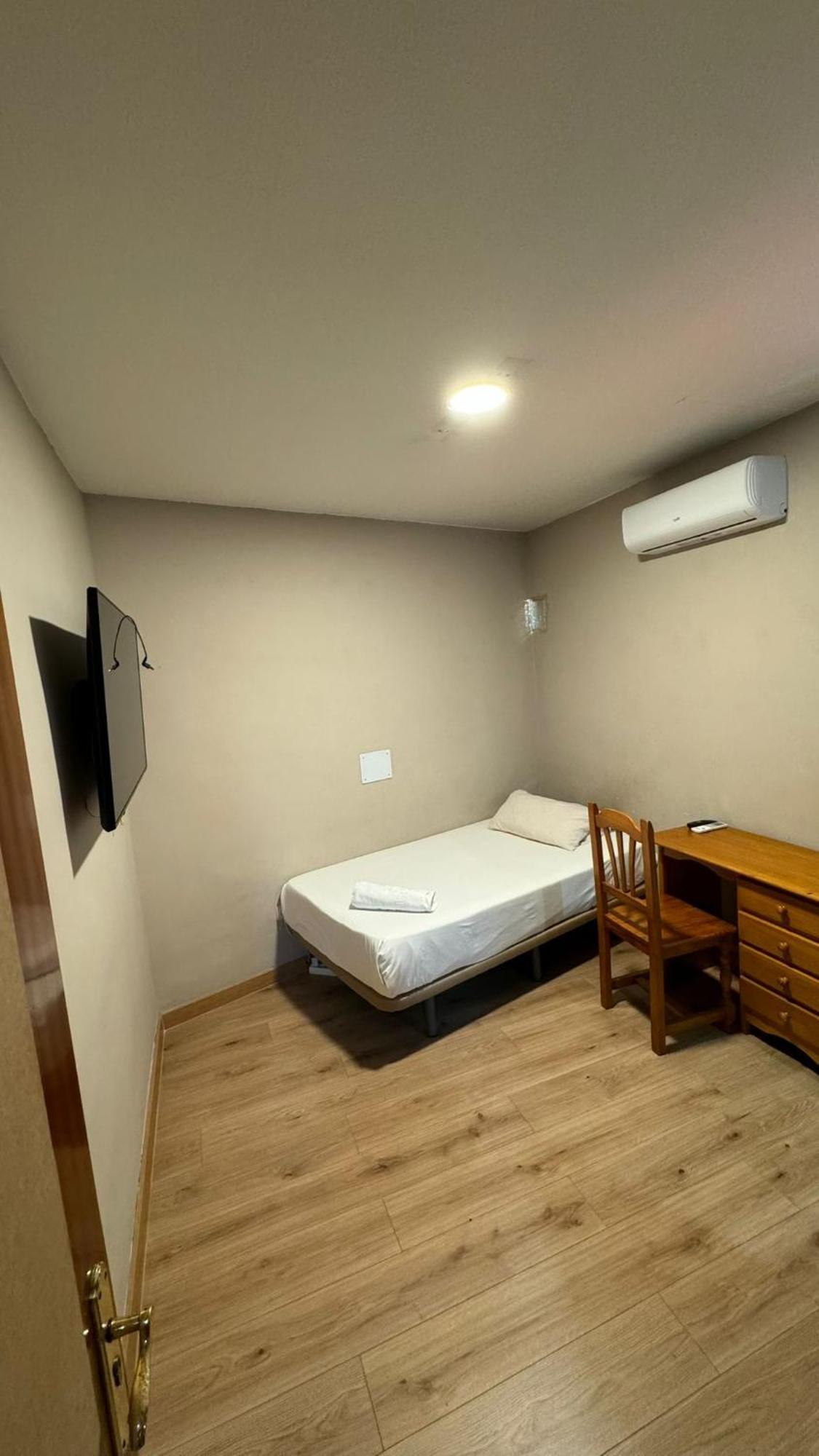 Metropolitan Atocha Hotel Мадрид Екстериор снимка
