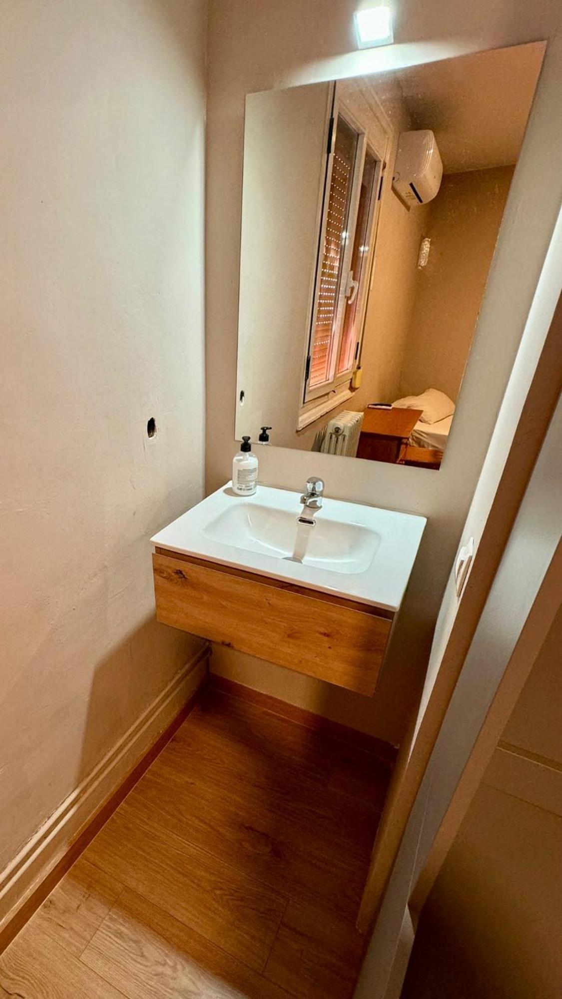 Metropolitan Atocha Hotel Мадрид Екстериор снимка
